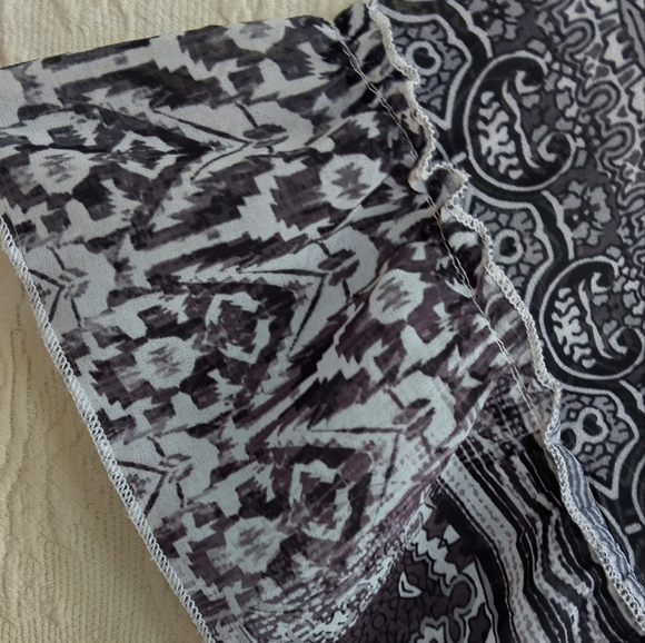 World Unity Boho Blouse Black and White Beaded Tie Front Bell Sleeve Geometric - Picture 6 of 9